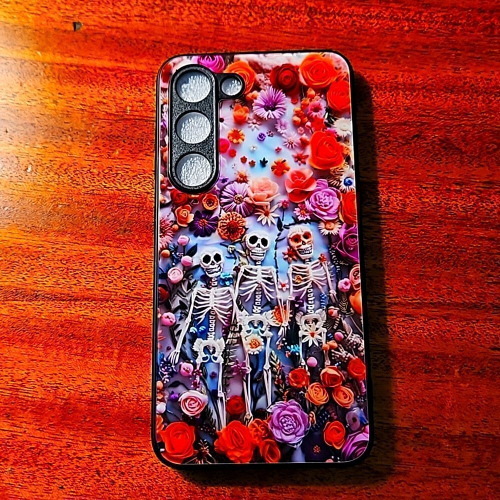 NWOT Skeleton phone cover for androids